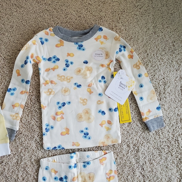 Brand New Burt's Bees Two Piece Pajamas size 2T - Picture 2 of 4